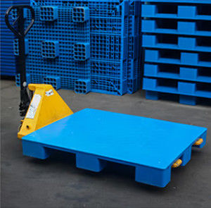 Goedkope In het groot Stapelbare Plastic Pallet 1500*1200cm Euro Op zwaar werk berekende 3ton vervangt Houten Pallet