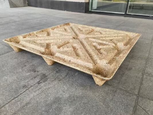 Duurzame geperste houten pallets met een uitzettingspercentage van minder dan 5 procent, geschikt voor langeafstandstransport en intern gebruik.