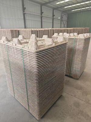 Duurzame geperste houten pallets met een uitzettingspercentage van minder dan 5 procent, geschikt voor langeafstandstransport en intern gebruik.